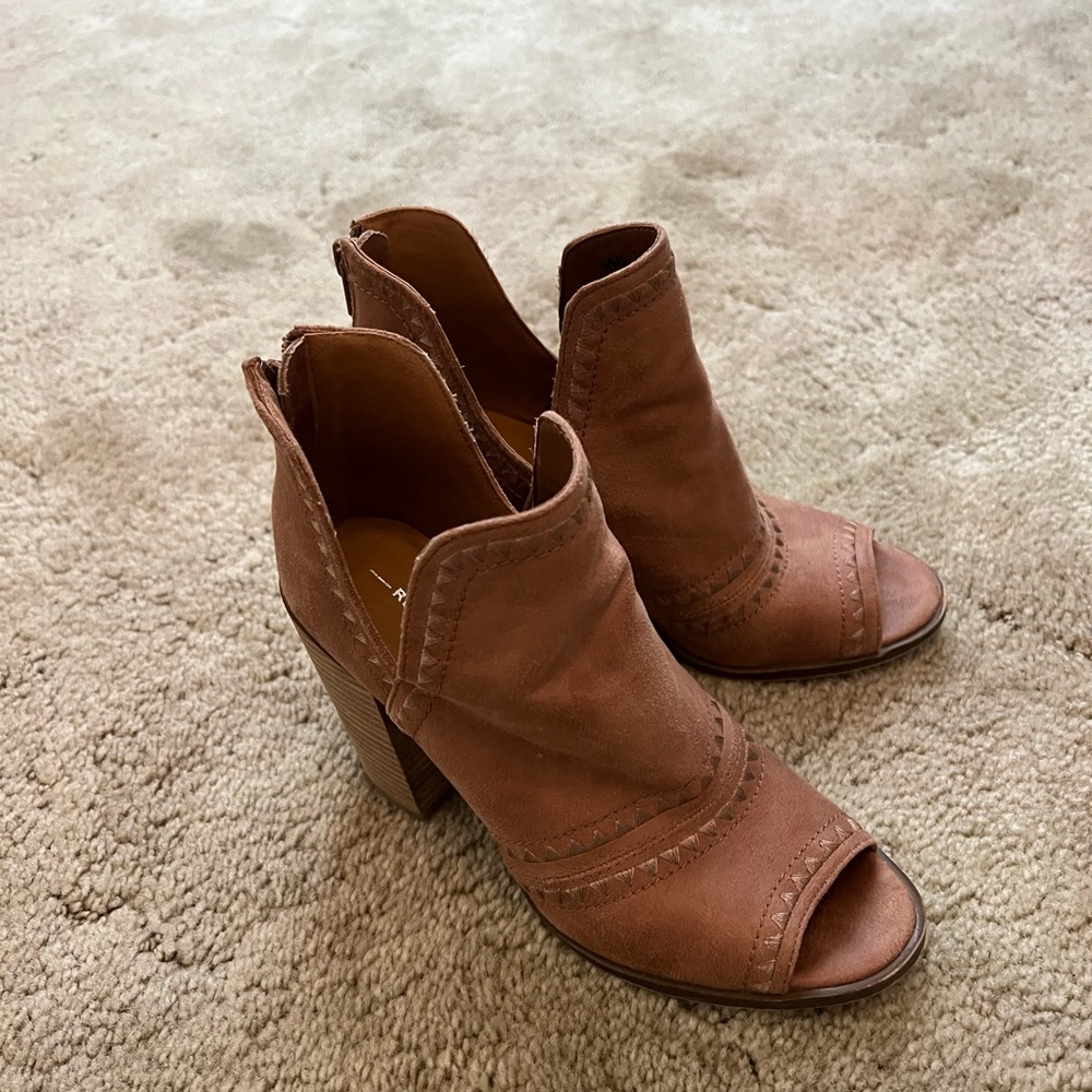 CUTE WEDGES!!